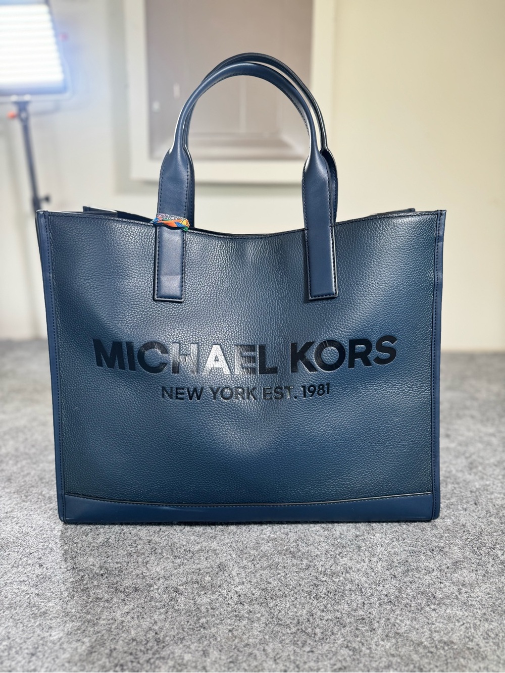 MICHAEL KORS Structure Cooper Tote Bag navy 37F2LCOT4L   Good condition.